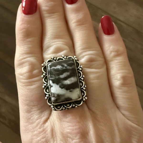 Stunning Natural White Buffalo Rectangular Statement Ring Southwestern Size 8