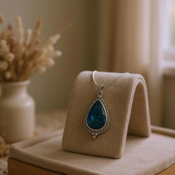 Stunning Carved Labradorite Gemstone Pendant Necklace Womens Statement Piece