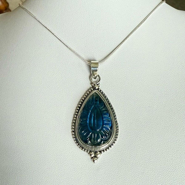 Stunning Carved Labradorite Gemstone Pendant Necklace Womens Statement Piece