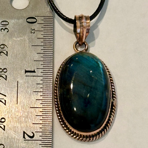 Stunning Large Oval Labradorite Necklace Pendant Womens Statement Piece New