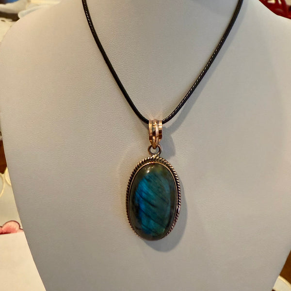 Stunning Large Oval Labradorite Necklace Pendant Womens Statement Piece New