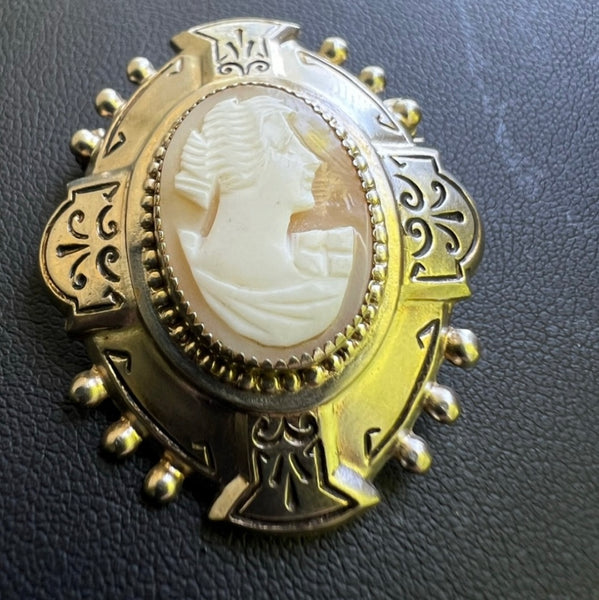Vintage Cameo Brooch