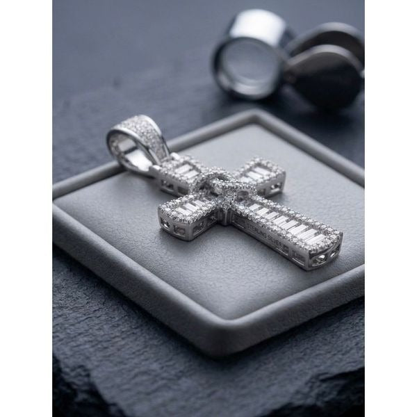 Luxurious 1.34CT Moissanite Baguette Cross Necklace Pendant 925 Sterling Silver